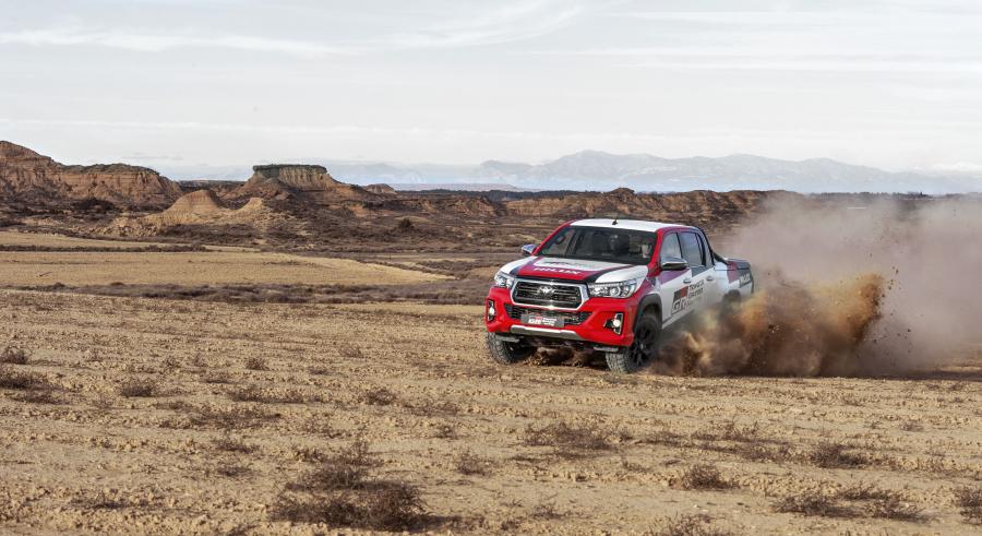  Toyota Hilux Gazoo Racing 2020 года  (фото 12 из 19)